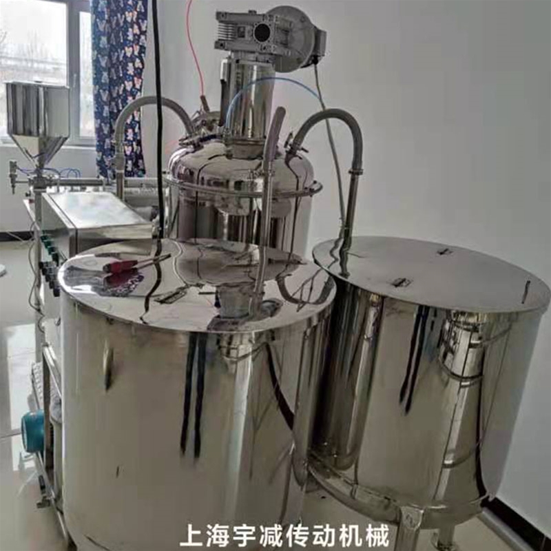 整套300升耦合剂真空乳化不锈钢搅拌系统安装调试运行良好