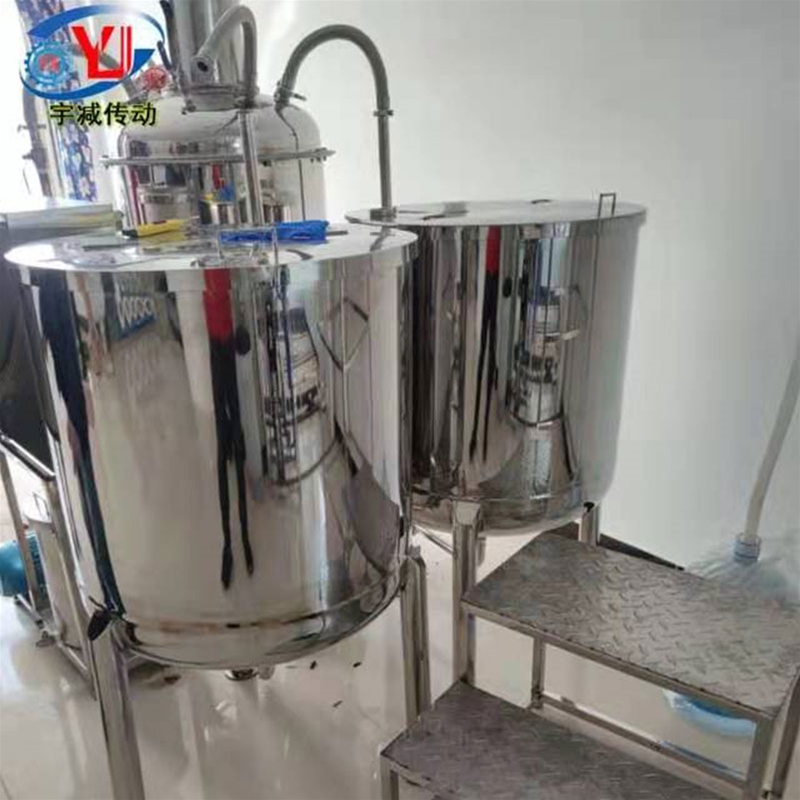 整套300升耦合剂真空乳化不锈钢搅拌系统安装调试运行良好